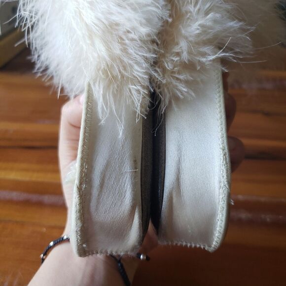 VINTAGE fuzzy slippers - Picture 7 of 14